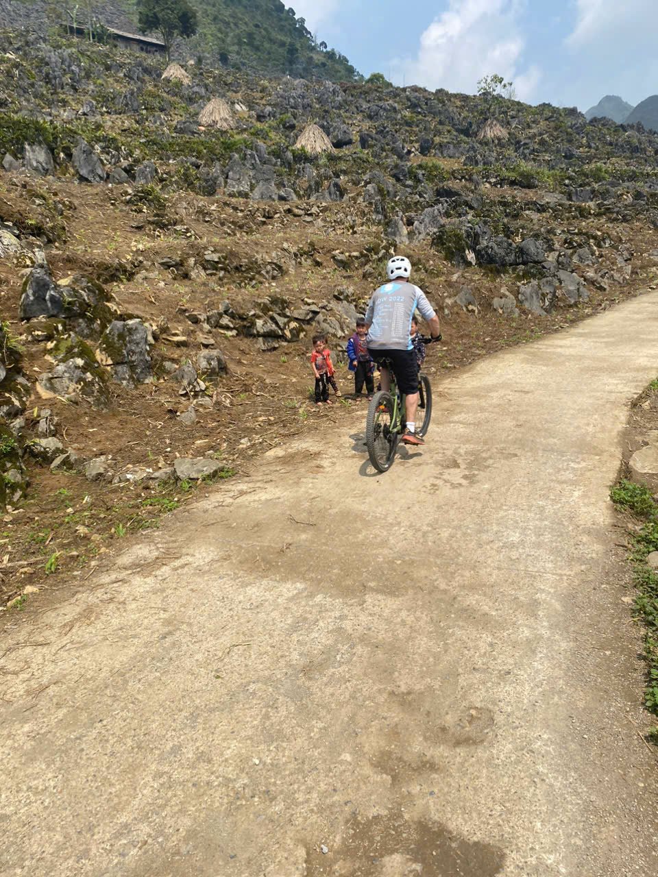 8-Day Northeast Vietnam Bike Adventure